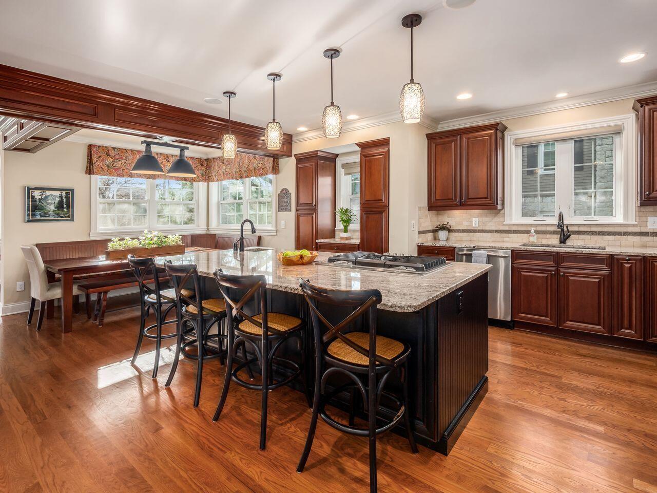 2079 Guilford Road Columbus, OH 43221 - Photo 14 of 81 Kitchen