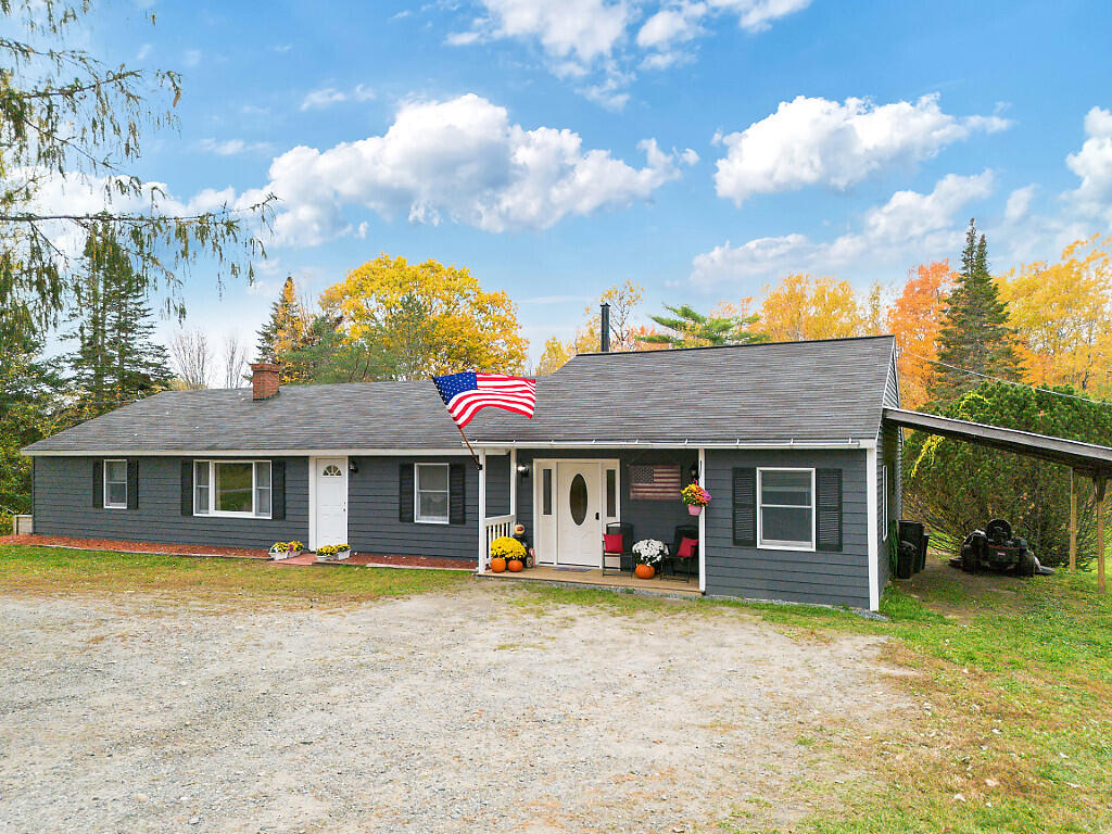 733 Middle Road Skowhegan, ME 04976 - Photo 3 of 58 3