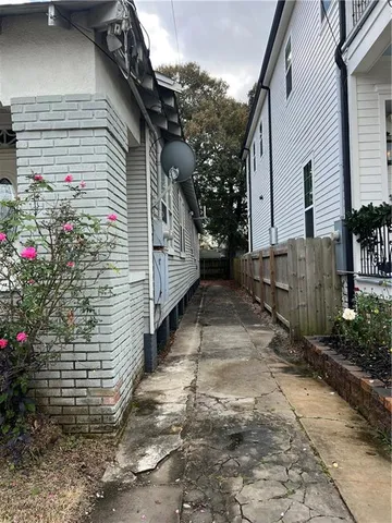 $1,600 | 828 Hidalgo Street, New Orleans, LA 70124
