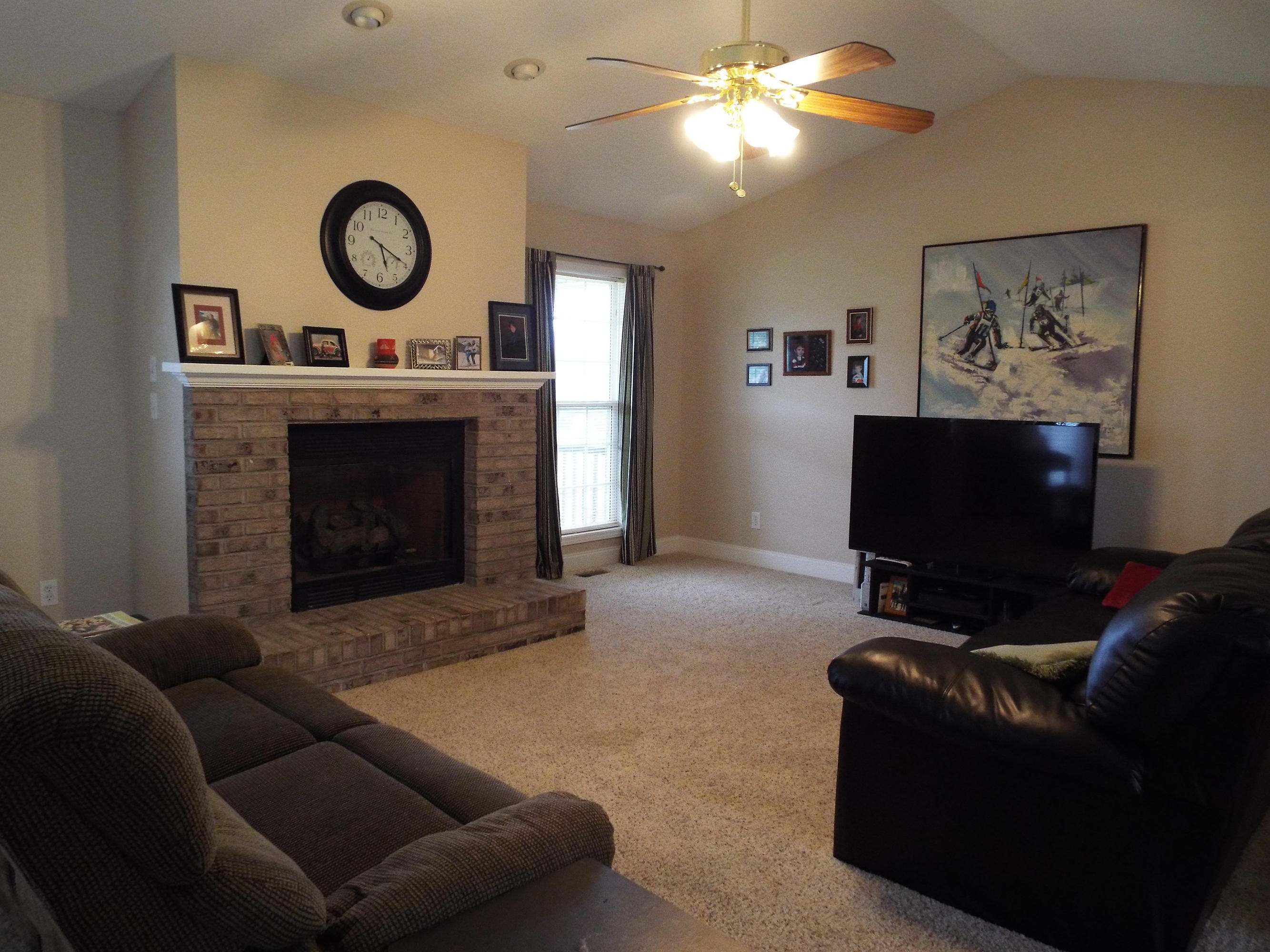 5619 J. Riley W Drive Greenback, TN 37742 - Photo 7 of 34 Light & Sunny
