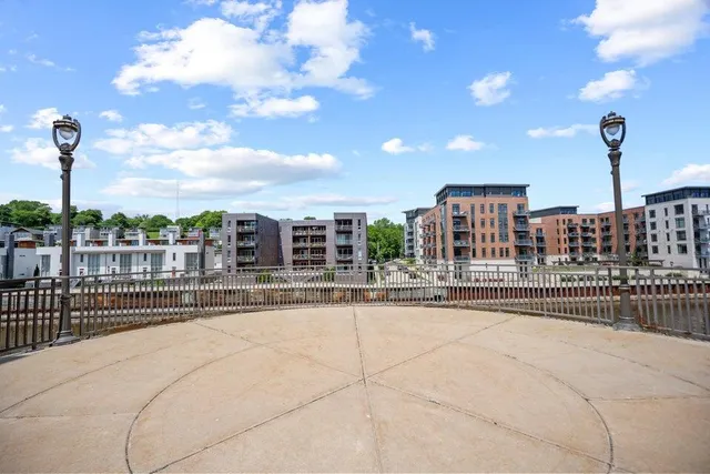 $267,500 | 1905 North Water Street, Unit 401, Milwaukee, WI 53202