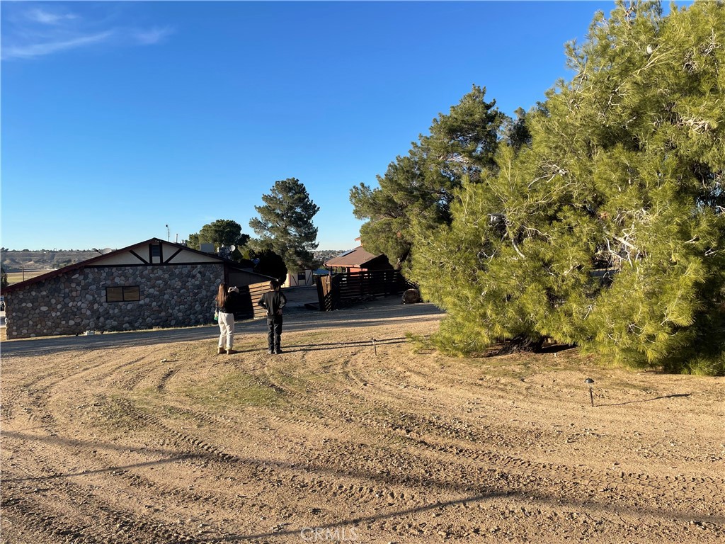 19574 Happy Valley Road Apple Valley, CA 92308 - Photo 25 of 58