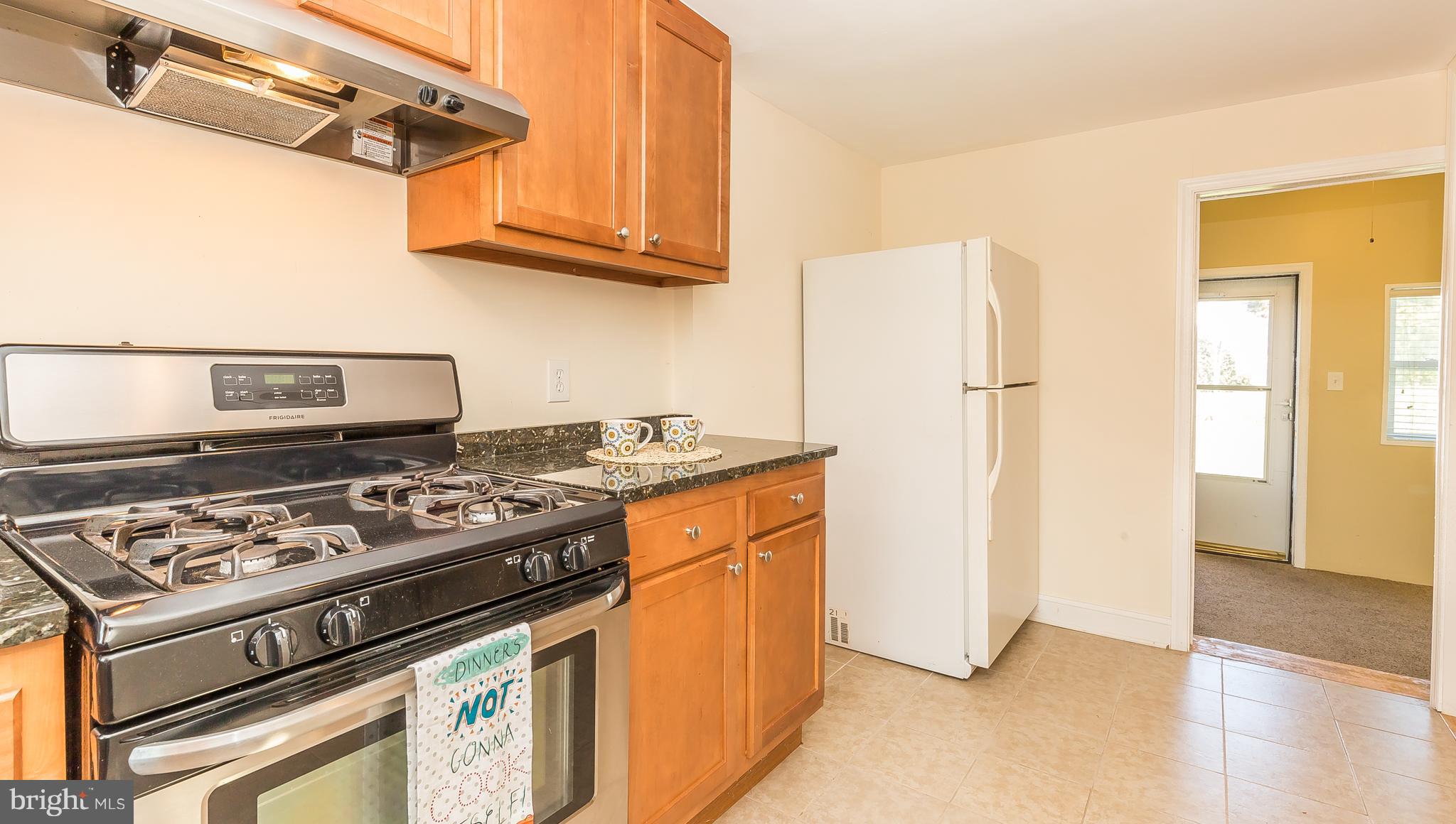 1775 Brookview Road Baltimore, MD 21222 - Photo 12 of 30 Kitchen with gas stove and ample cabinet space