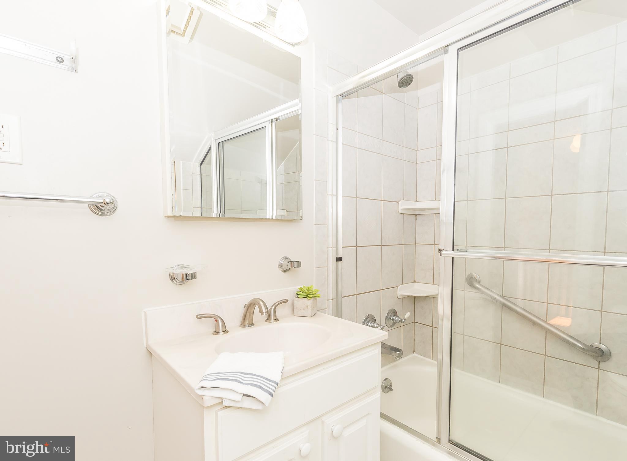 1775 Brookview Road Baltimore, MD 21222 - Photo 21 of 30 Bath