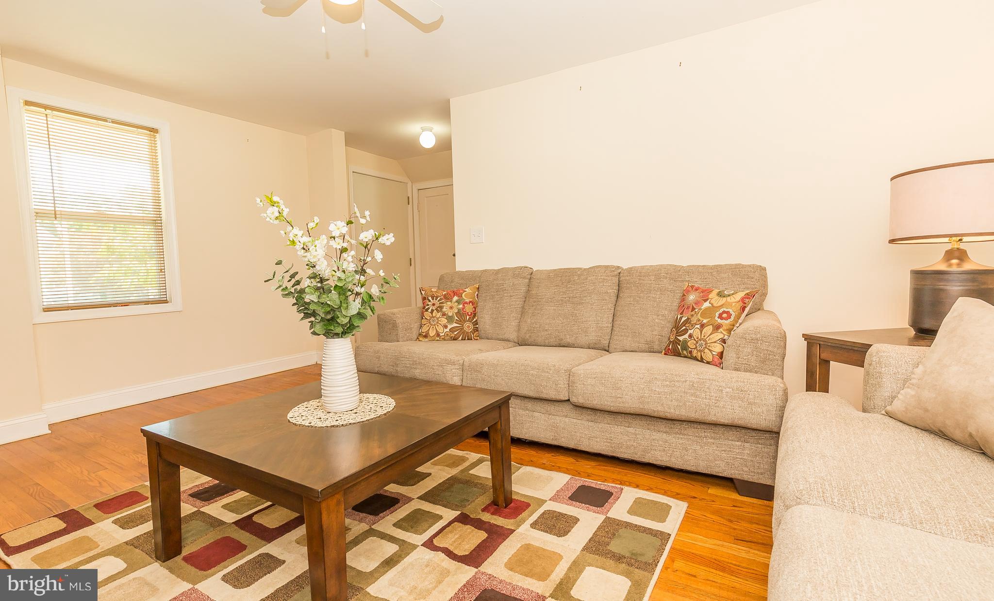 1775 Brookview Road Baltimore, MD 21222 - Photo 7 of 30 Living Room