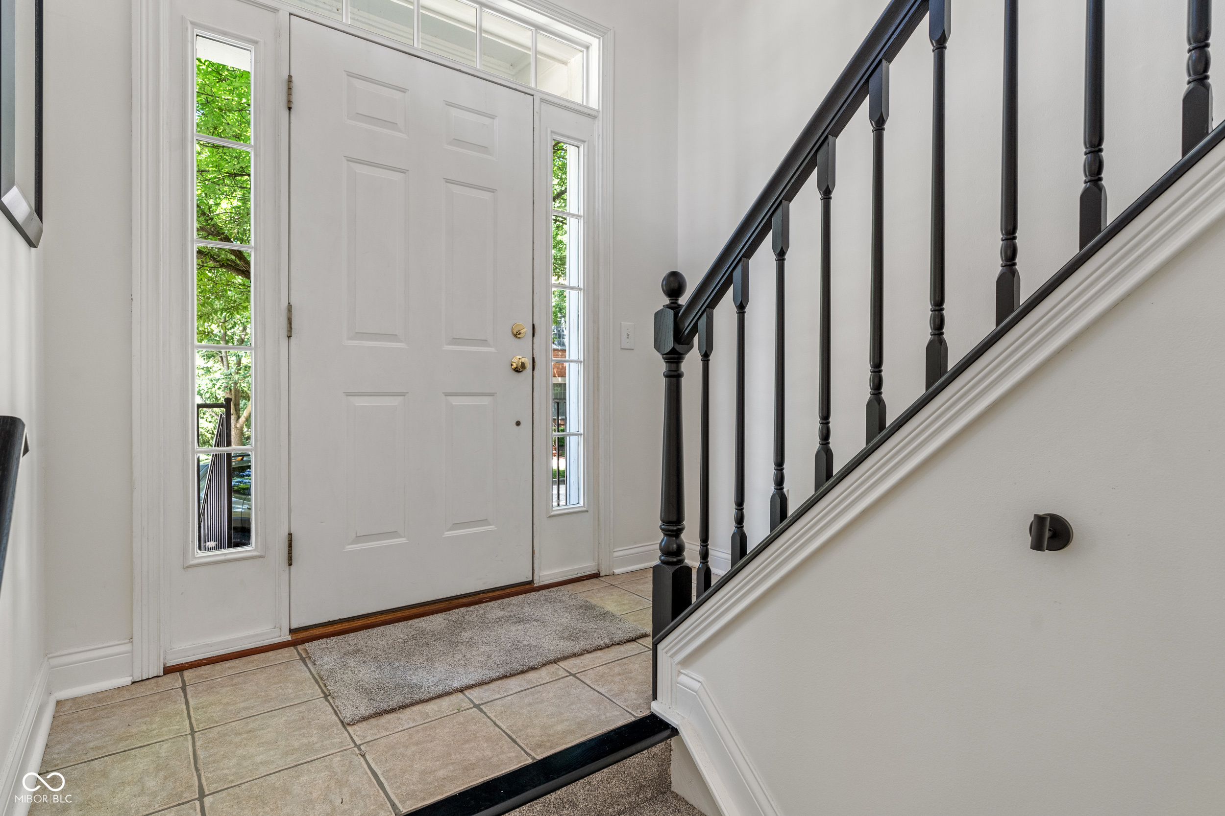 12735 Edgemont Way Carmel, IN 46032 - Photo 5 of 50