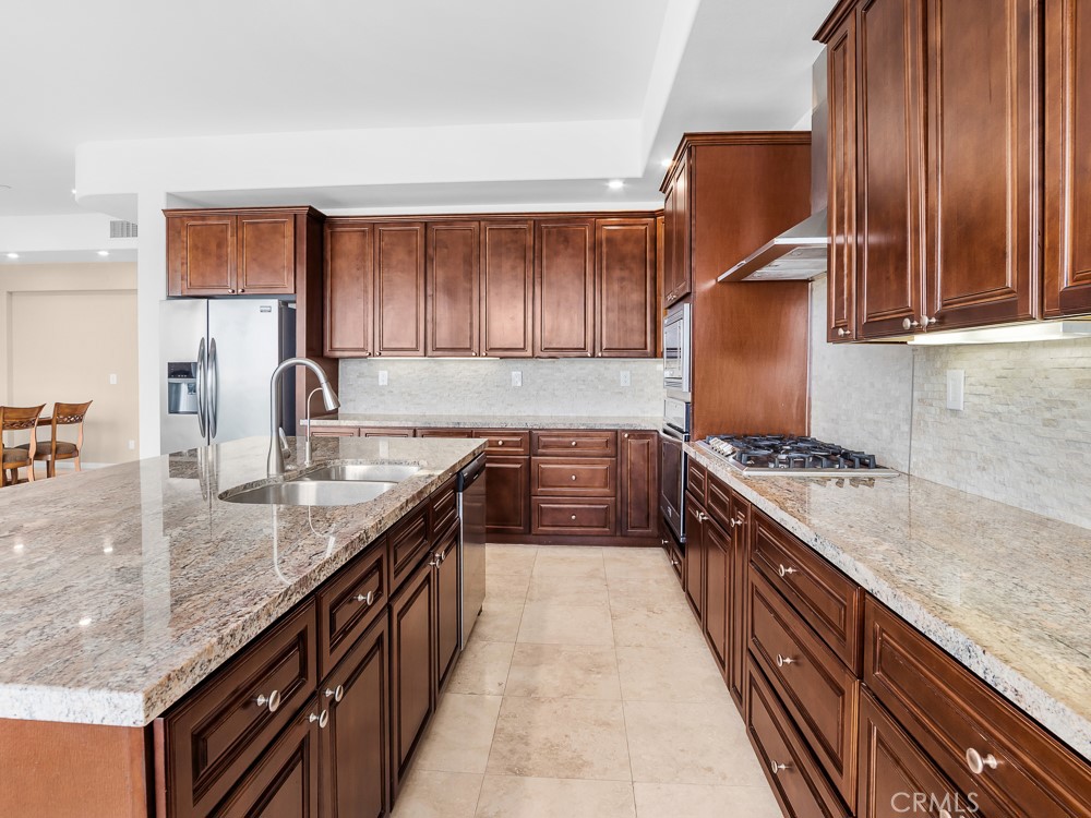 568 Vía Pueblo Riverside, CA 92507 - Photo 10 of 46