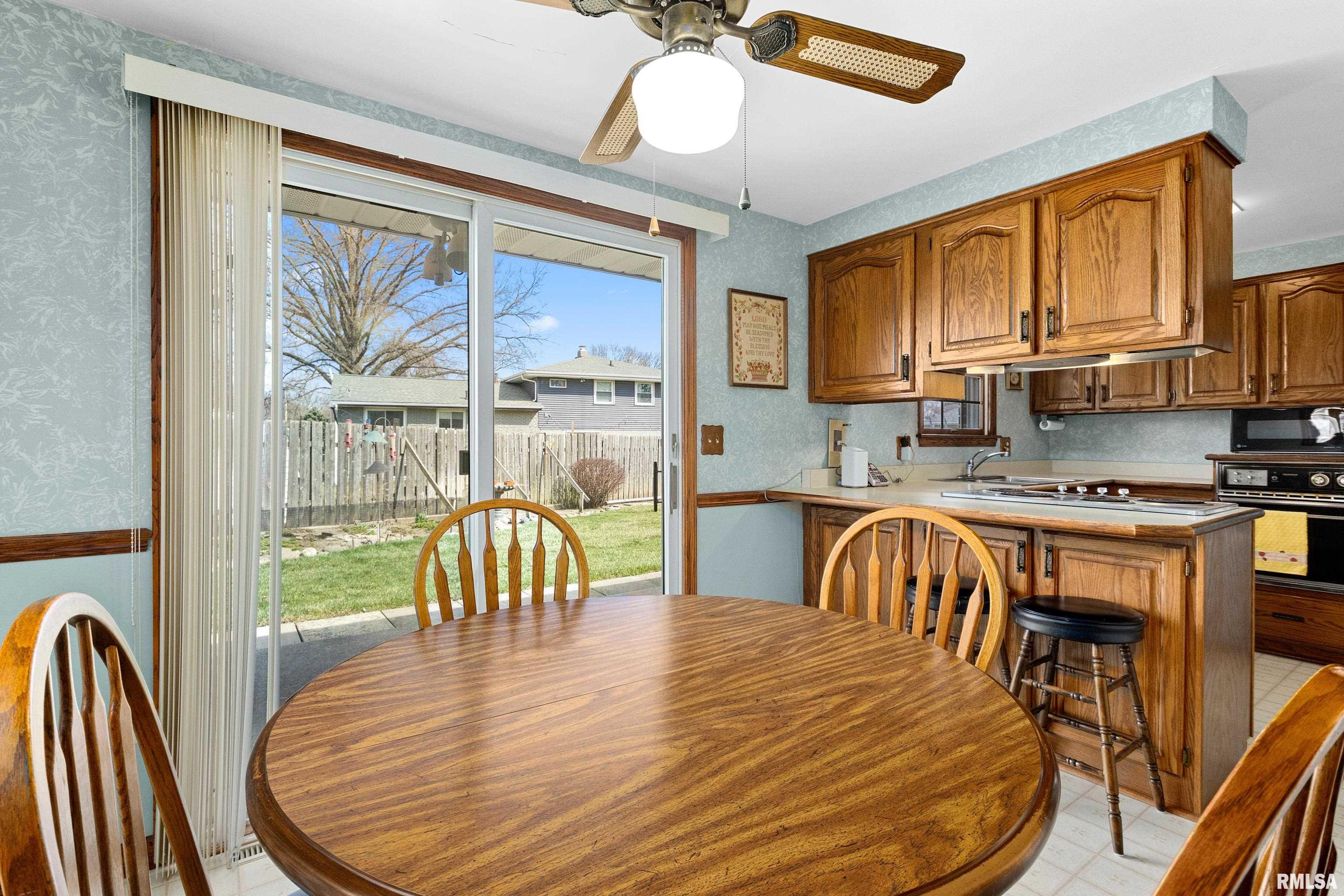 841 Sunset Road Morton, IL 61550 - Photo 19 of 35