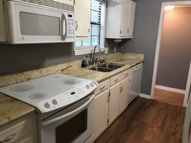 220 Ridgewood Drive Daphne, AL 36526 - Photo 10 of 18