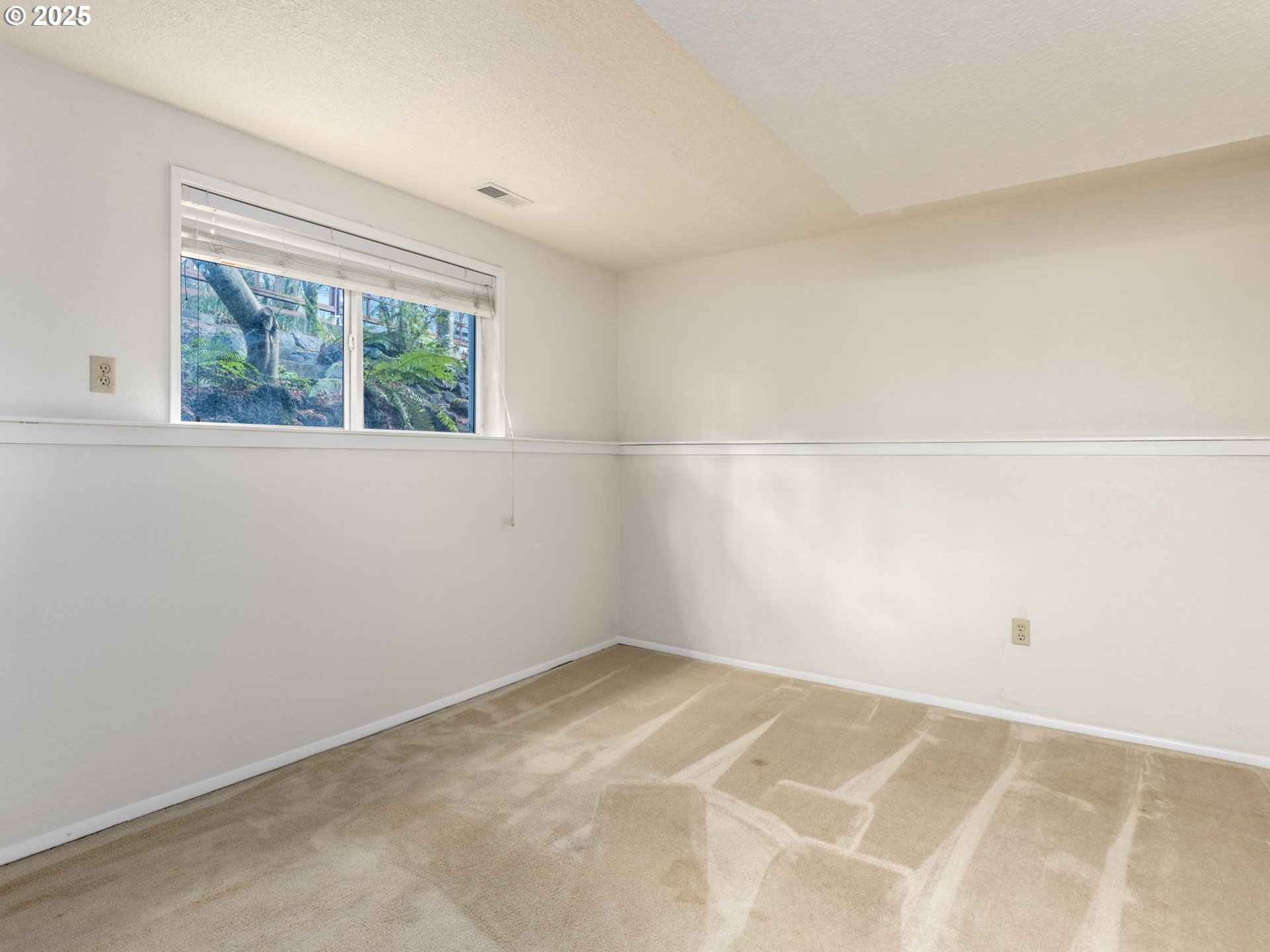 5127 Southwest Multnomah Boulevard Portland, OR 97219 - Photo 30 of 41 Gallery Image 30