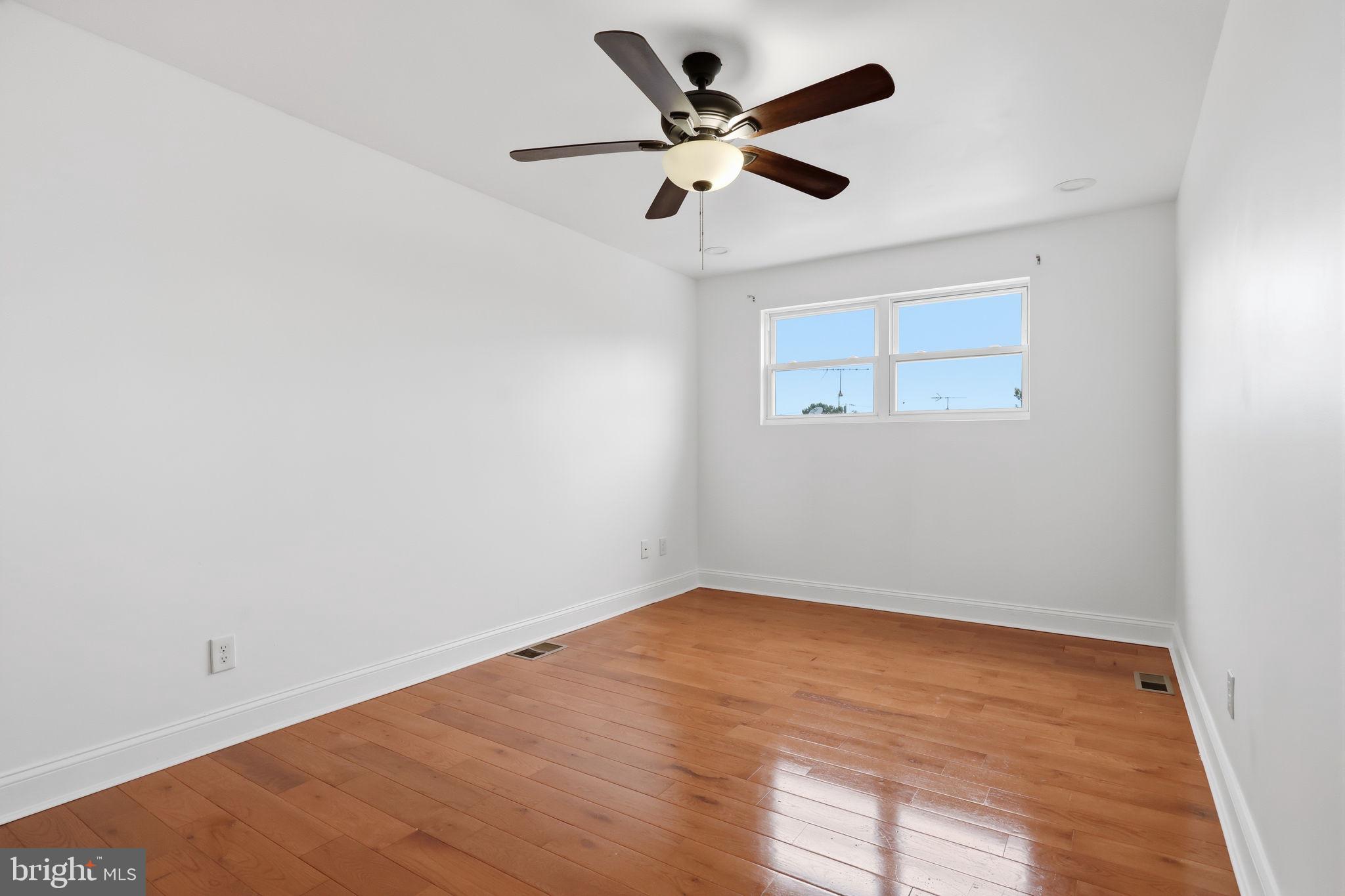 3811 Salina Road Philadelphia, PA 19154 - Photo 17 of 48 Bright and airy room with hardwood floors.