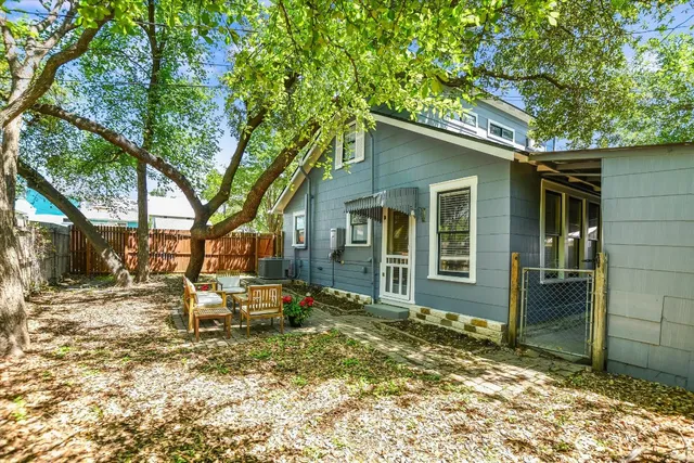 $625,000 | 1105 West 43rd Street, Austin, TX 78756