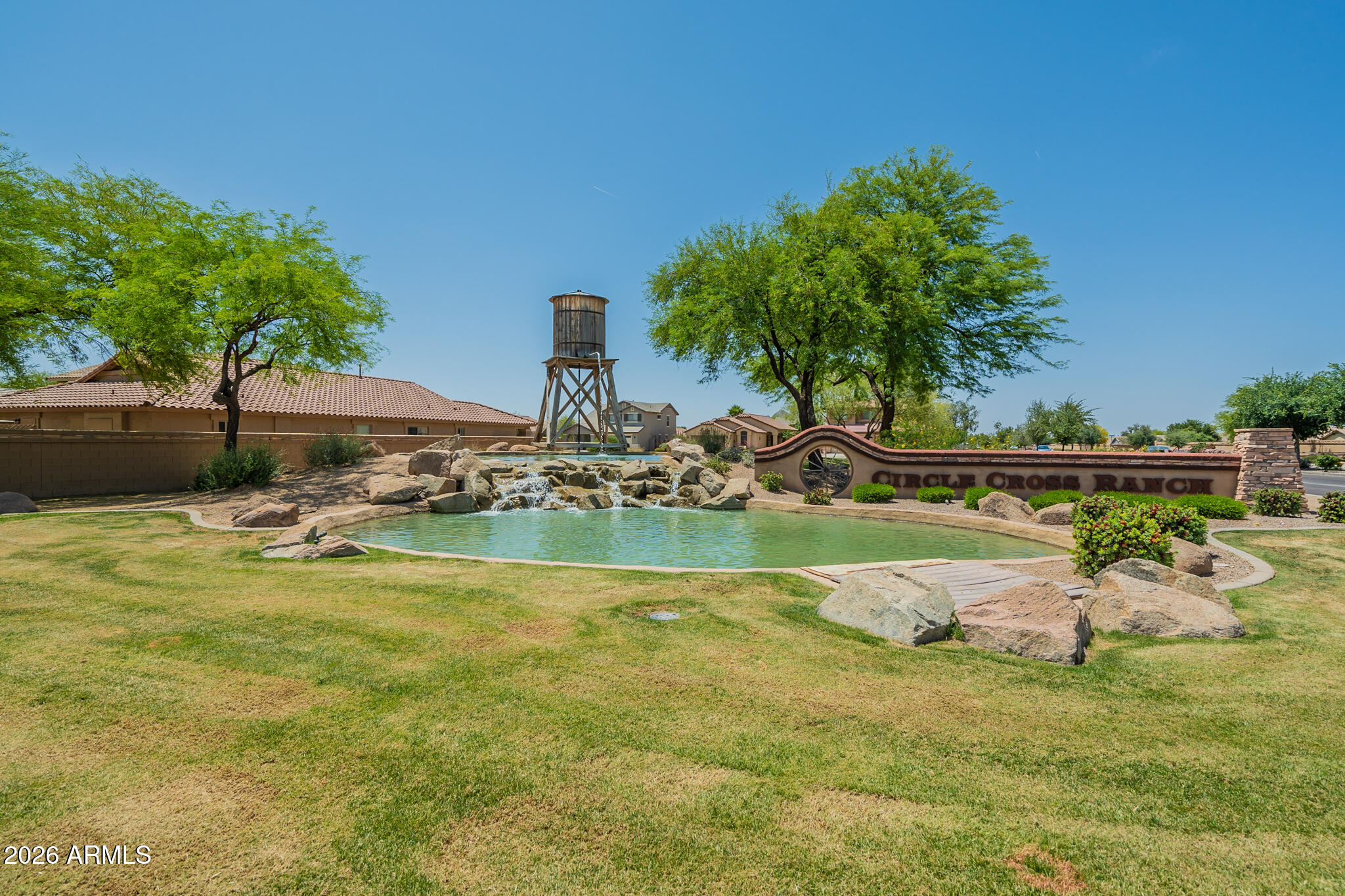 515 West Love Road San Tan Valley, AZ 85143 - Photo 60 of 74 a backyard of a house with lots of green space