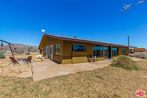 $1,698,000 | 2680 Vine Avenue, Pioneertown, CA 92268