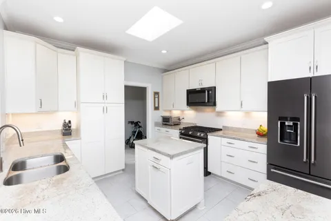 $645,000 | 113 Cardinal Lane, West End, NC 27376