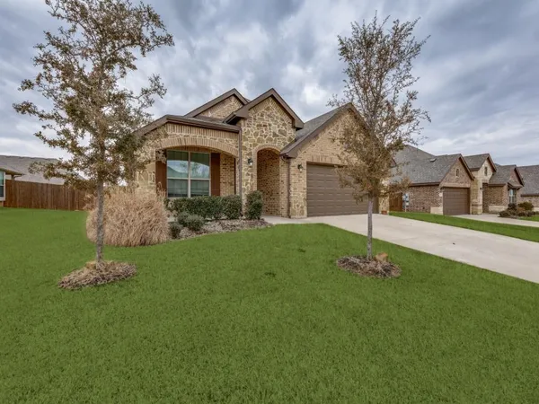 $2,125 | 229 Rosemary Drive, Azle, TX 76020