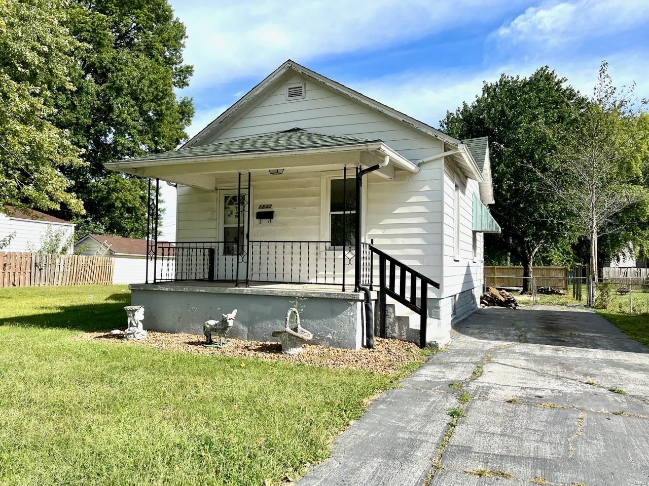 2842 Ralph Street Granite City, IL 62040 - Photo 2 of 13 Gallery Image 2