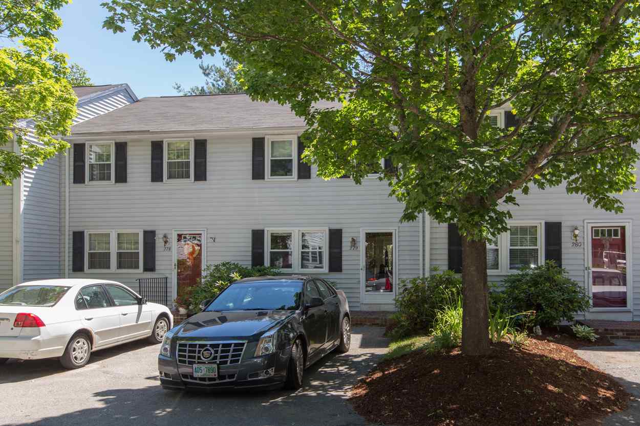279 Winding Pond Road Londonderry, NH 03053 - Photo 1 of 36 Gallery Image 1