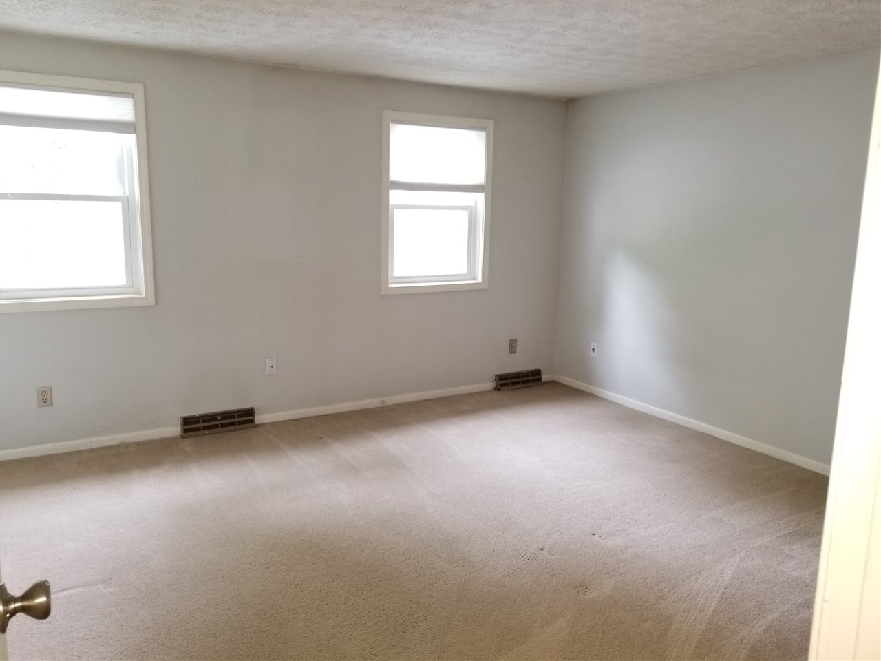 279 Winding Pond Road Londonderry, NH 03053 - Photo 16 of 36 Gallery Image 16