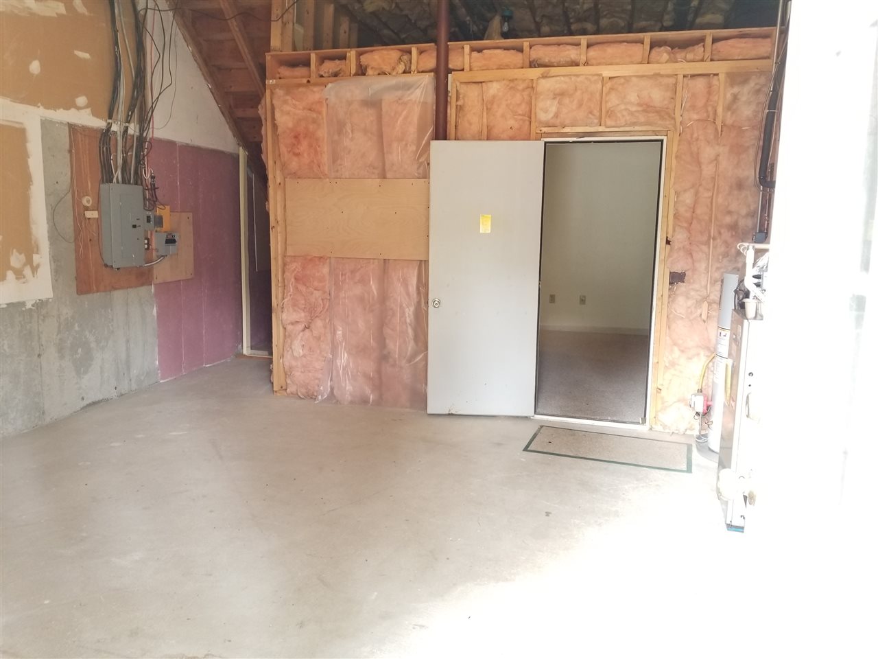 279 Winding Pond Road Londonderry, NH 03053 - Photo 24 of 36 Gallery Image 24