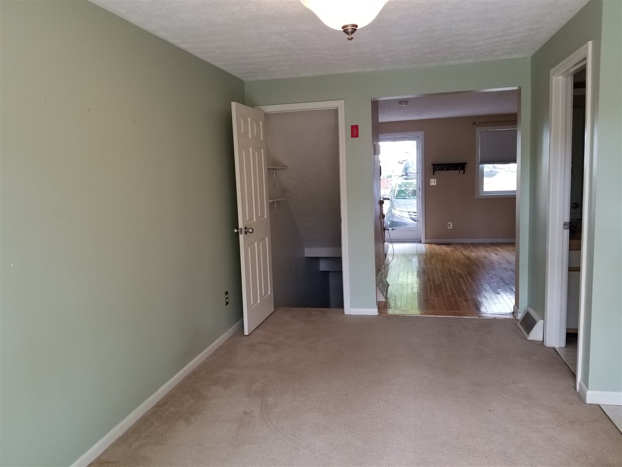 279 Winding Pond Road Londonderry, NH 03053 - Photo 7 of 36 Gallery Image 7