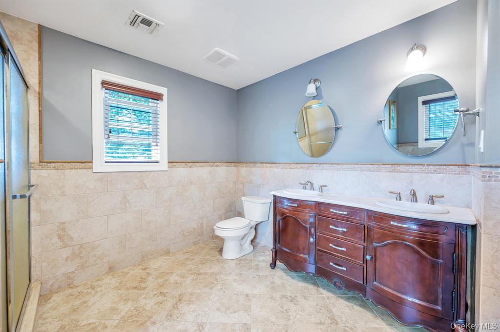 14 Kent Road Valley Stream, NY 11580 - Photo 24 of 31