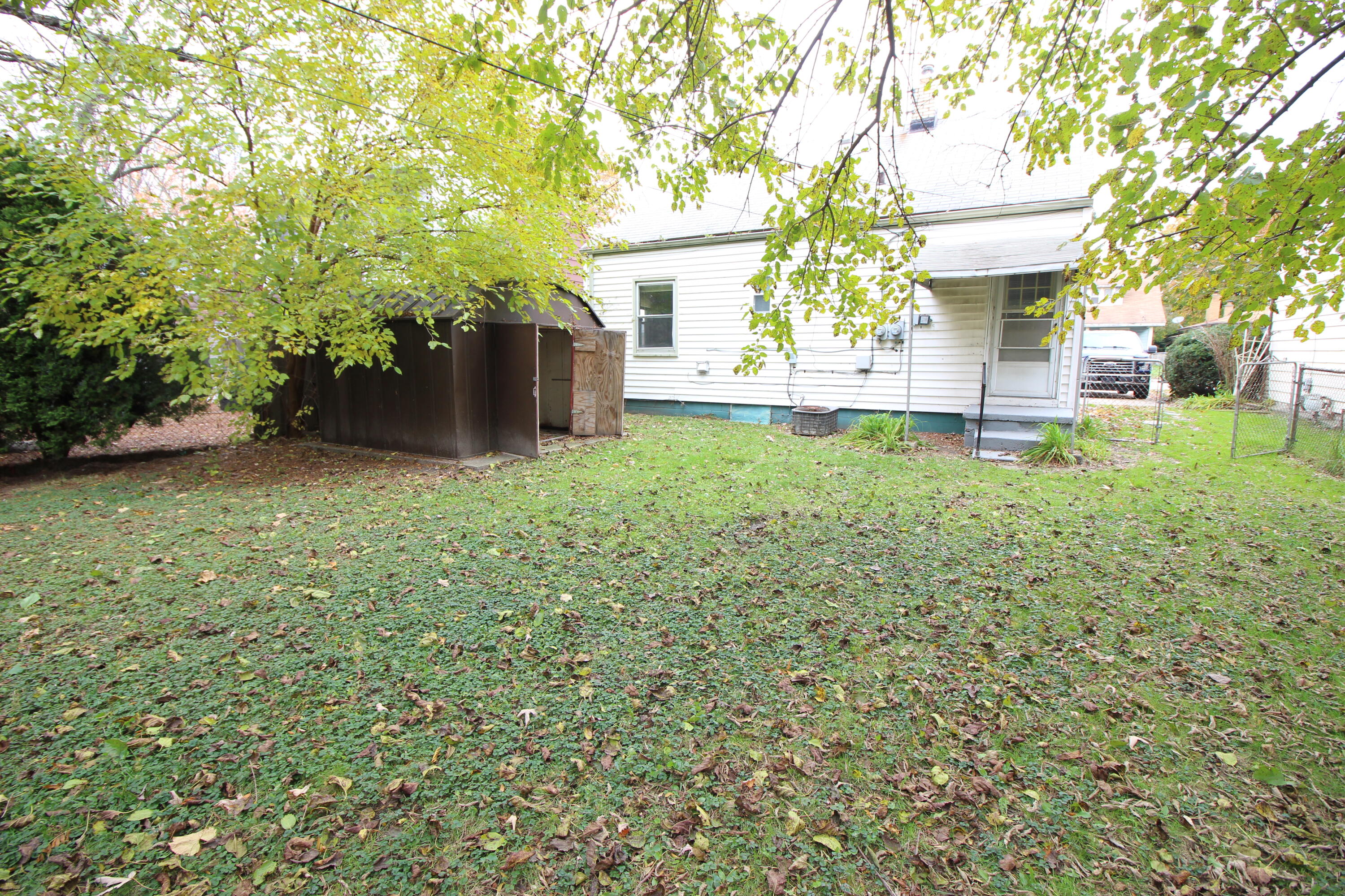 18336 Twelve Mile Road Roseville, MI 48066 - Photo 4 of 15 IMG_9849