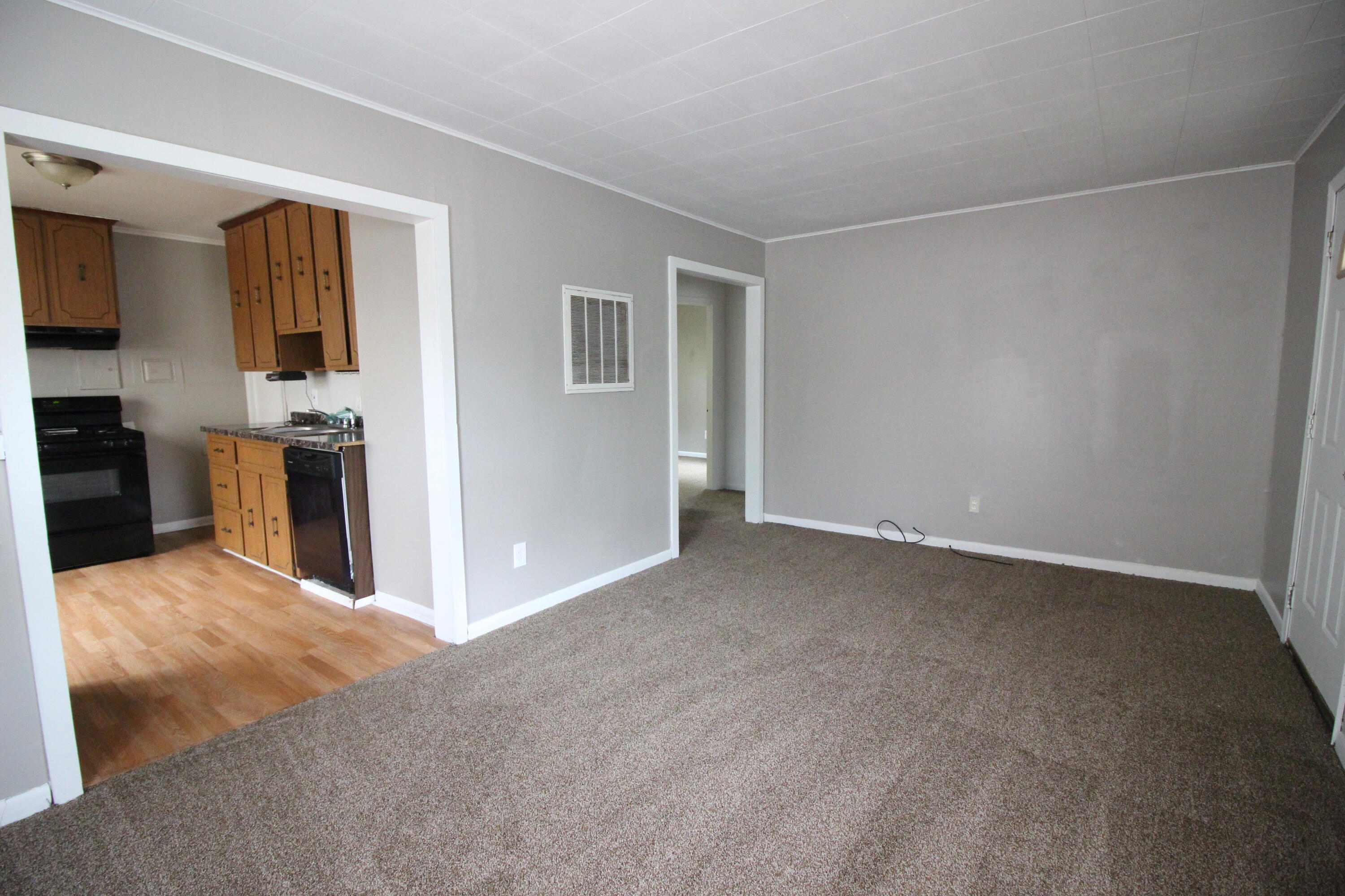 18336 Twelve Mile Road Roseville, MI 48066 - Photo 6 of 15 IMG_9851