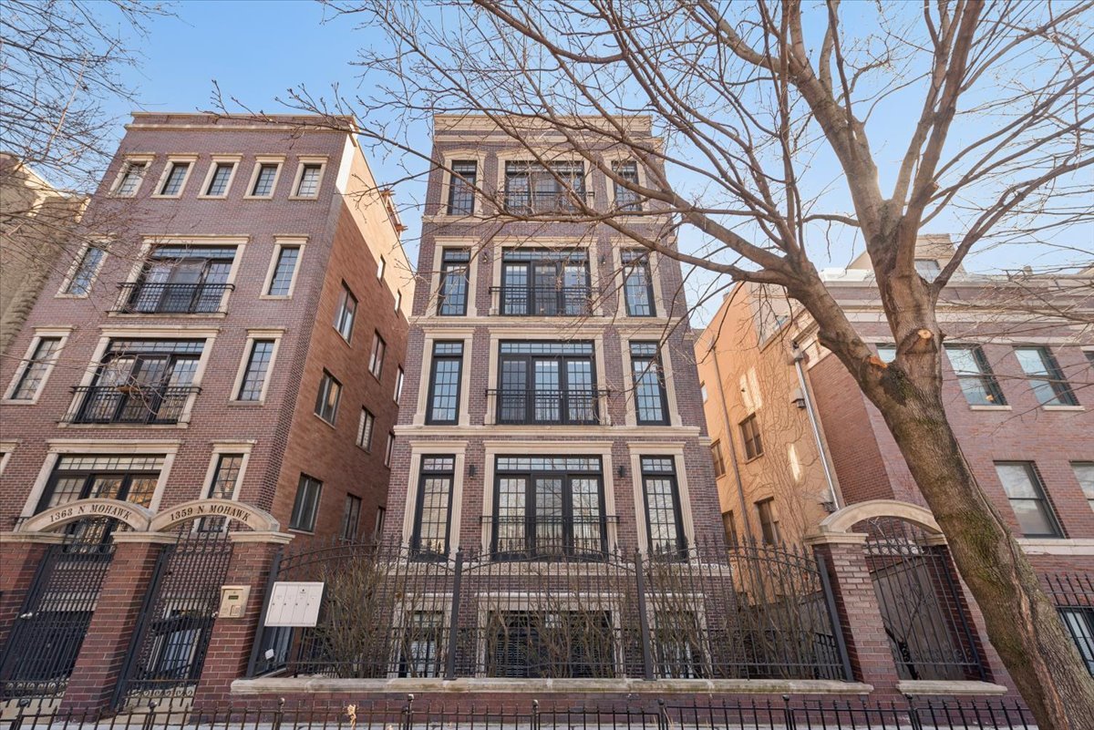 1359 North Mohawk Street, Unit 4 Chicago, IL 60610 - Photo 1 of 37