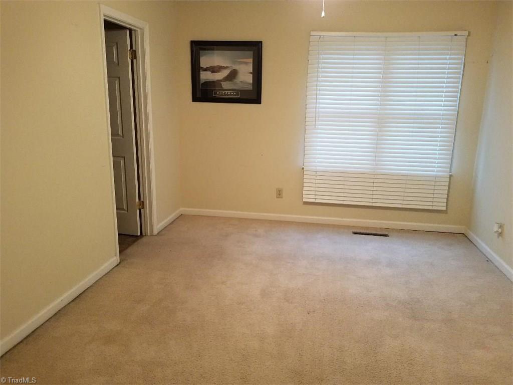 2808 Shadowbrook Lane Winston-Salem, NC 27103 - Photo 10 of 12