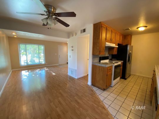 527 Sydnor Avenue Ridgecrest, CA 93555 - Photo 5 of 20 Gallery Image 5