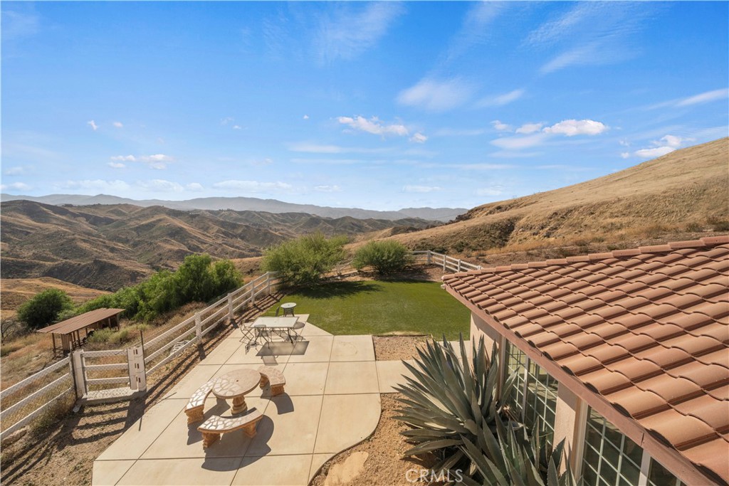 13560 Sego Road Agua Dulce, CA 91390 - Photo 60 of 75 a view of a balcony with an outdoor space