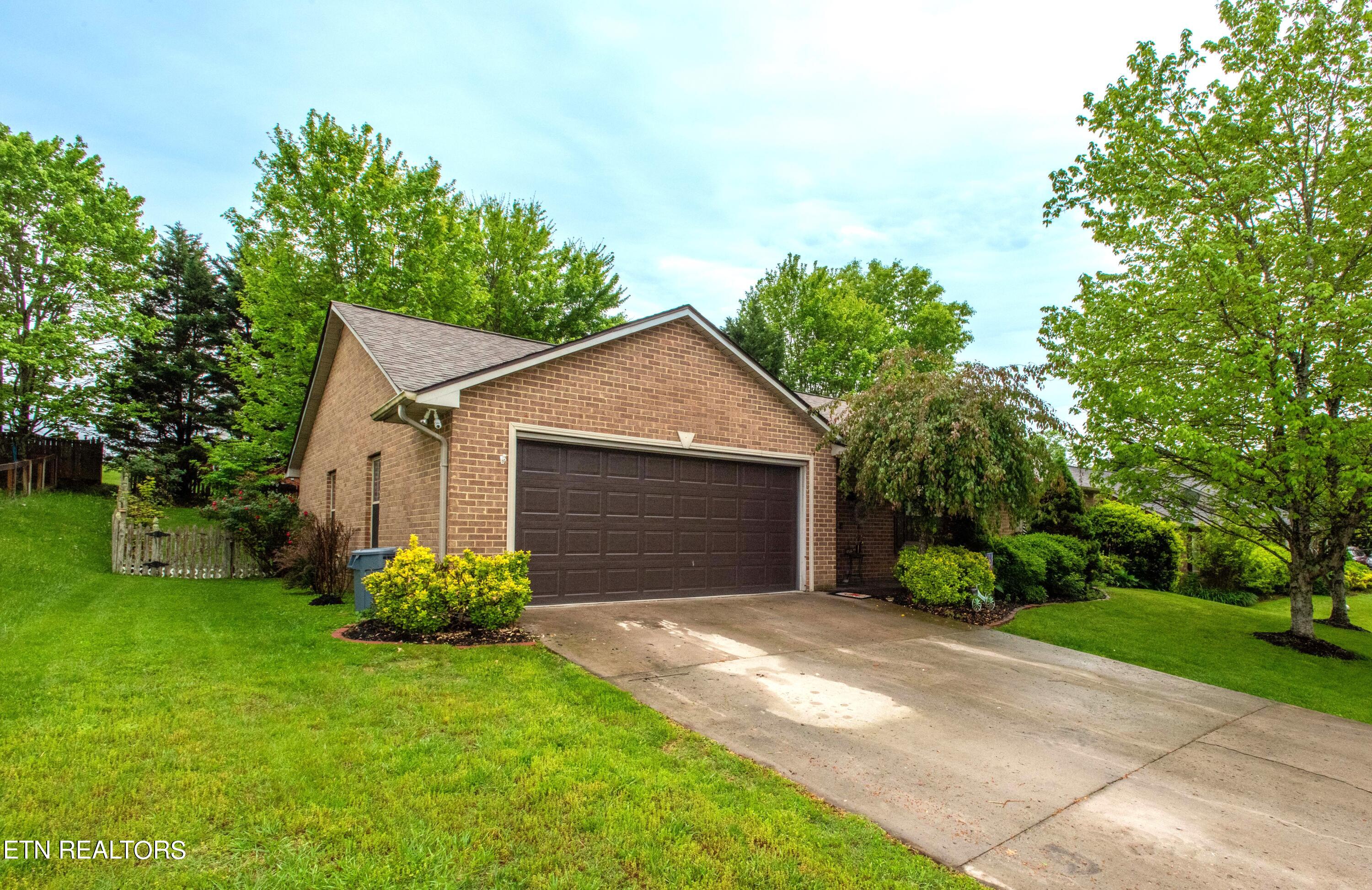 3423 Adams Gate Road Knoxville, TN 37931 - Photo 3 of 40 3423 AdamsGate-004