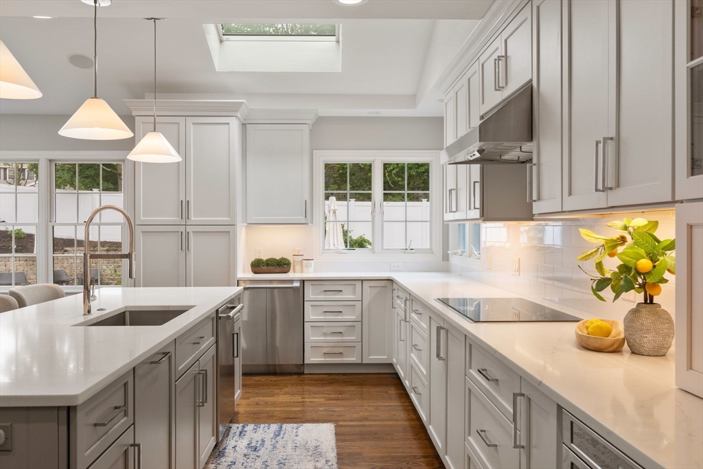 94 Cynthia Road Needham, MA 02494 - Photo 9 of 41 Gallery Image 9