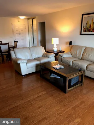 $2,900 | 8370 Greensboro Drive, Unit 811, McLean, VA 22102