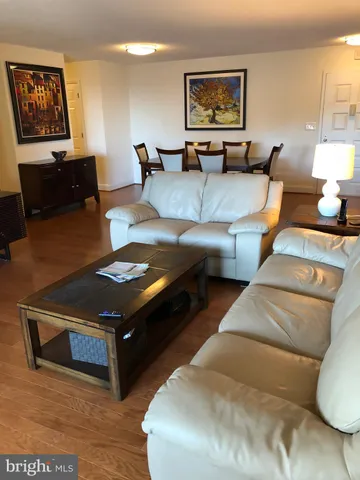 $2,900 | 8370 Greensboro Drive, Unit 811, McLean, VA 22102