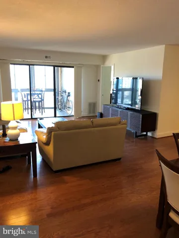 $2,900 | 8370 Greensboro Drive, Unit 811, McLean, VA 22102