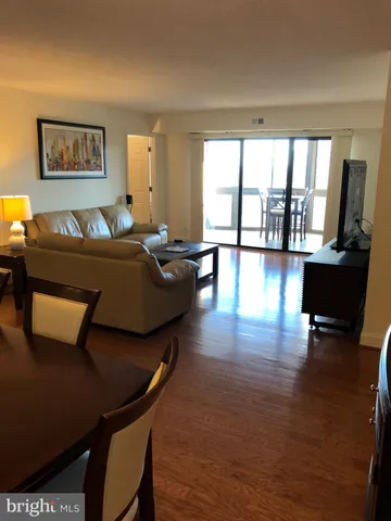 $2,900 | 8370 Greensboro Drive, Unit 811, McLean, VA 22102