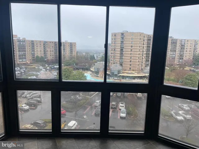 $2,900 | 8370 Greensboro Drive, Unit 811, McLean, VA 22102