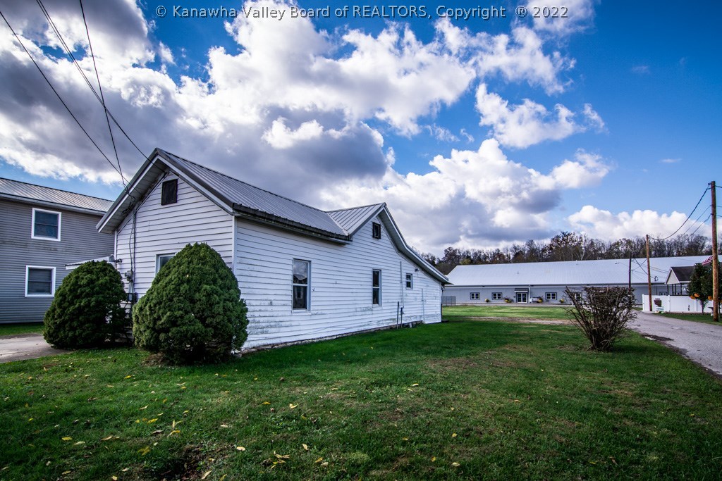 208 Straight Street Ripley, WV 25271 - Photo 5 of 24 Gallery Image 5