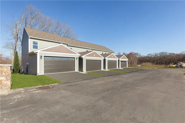 $499,500 | 4 Trinity Way, Johnston, RI 02919