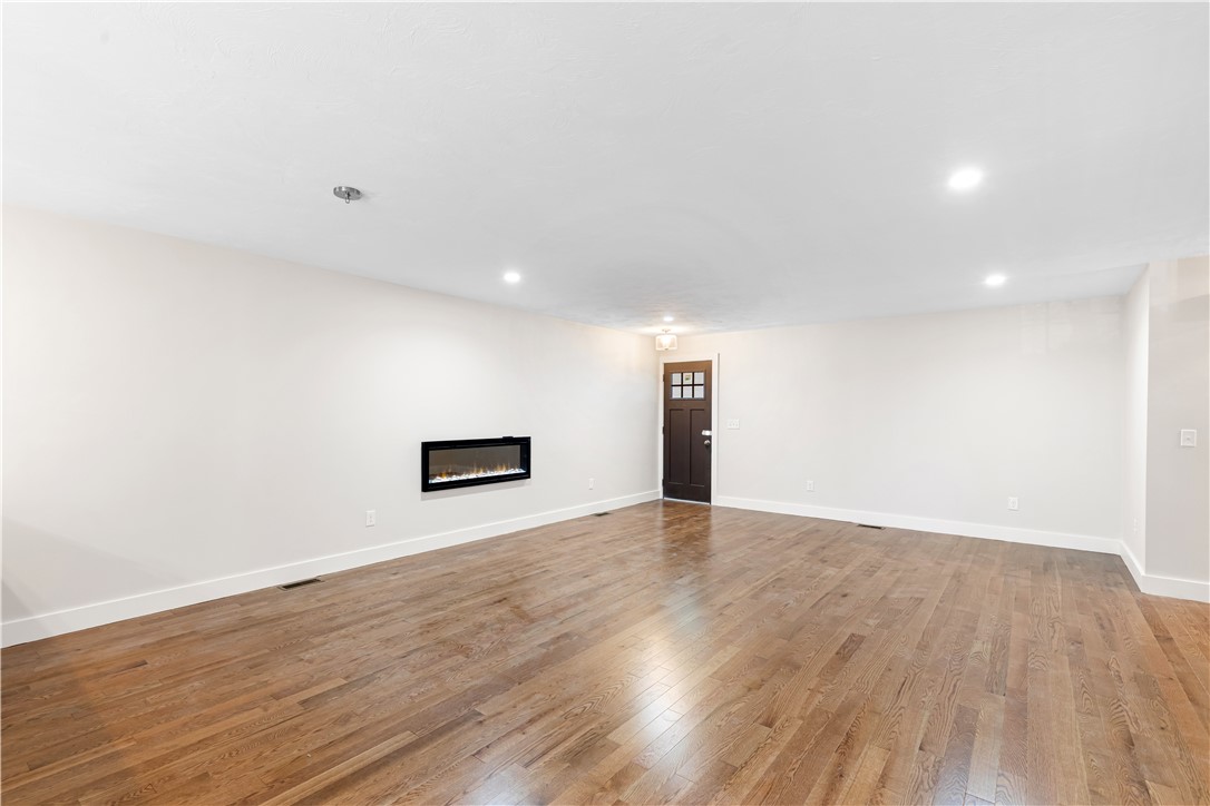 4 Trinity Way Johnston, RI 02919 - Photo 6 of 39