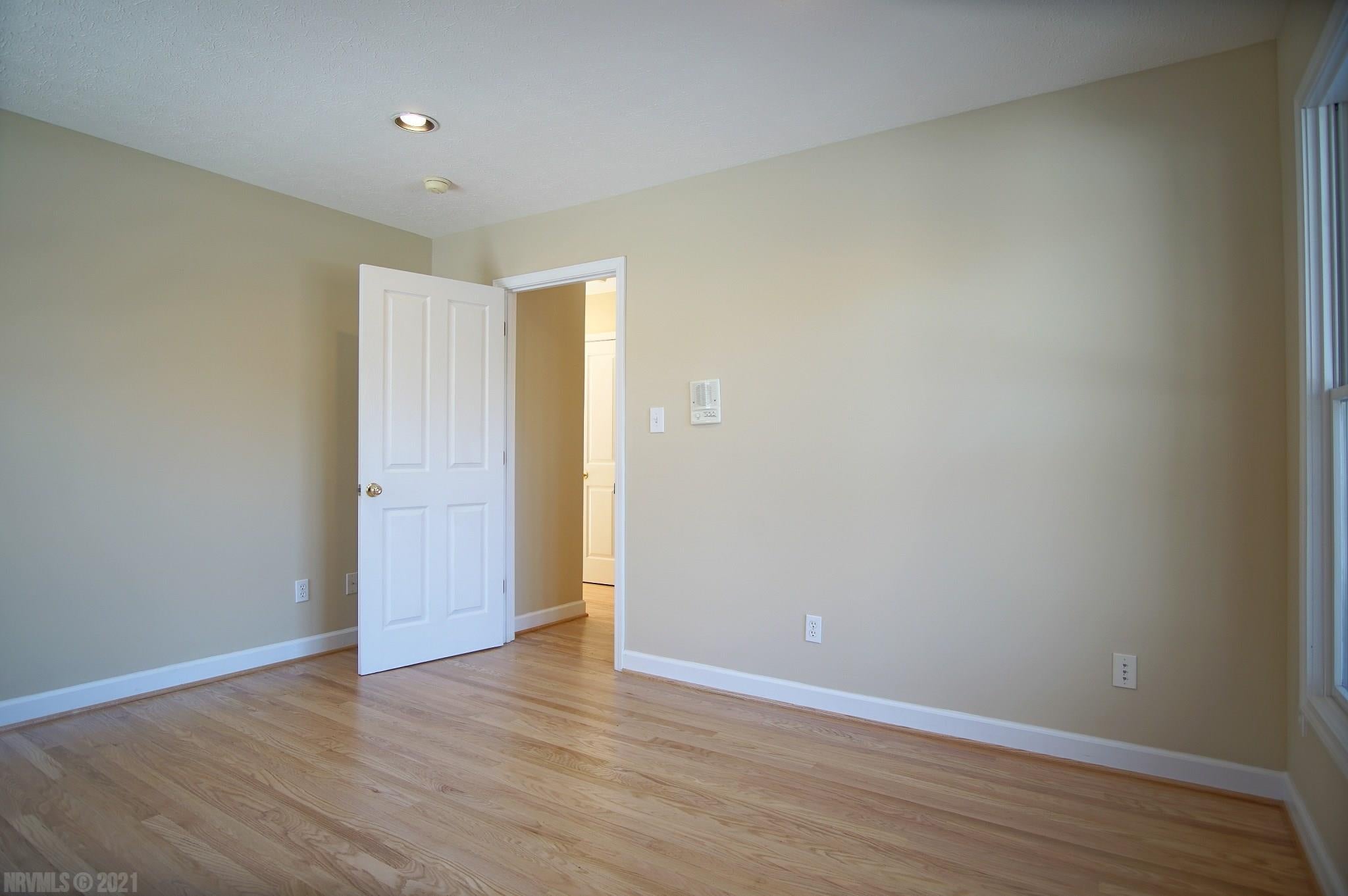 927 Redbud Road Blacksburg, VA 24060 - Photo 19 of 51 Gallery Image 19