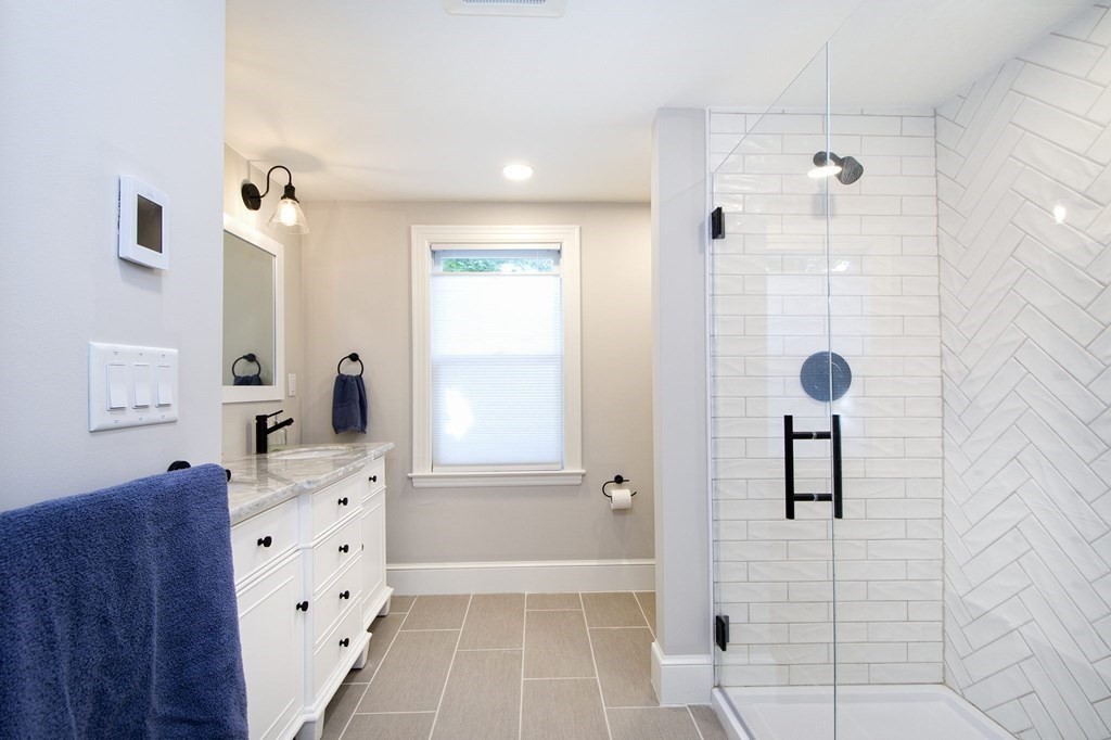 78 Colasanti Road Weymouth, MA 02191 - Photo 13 of 40