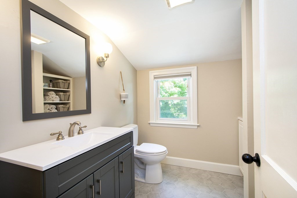 78 Colasanti Road Weymouth, MA 02191 - Photo 25 of 40
