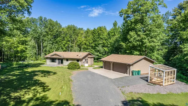 $525,000 | 8494 South Oliphant Road, South Range, WI 54874