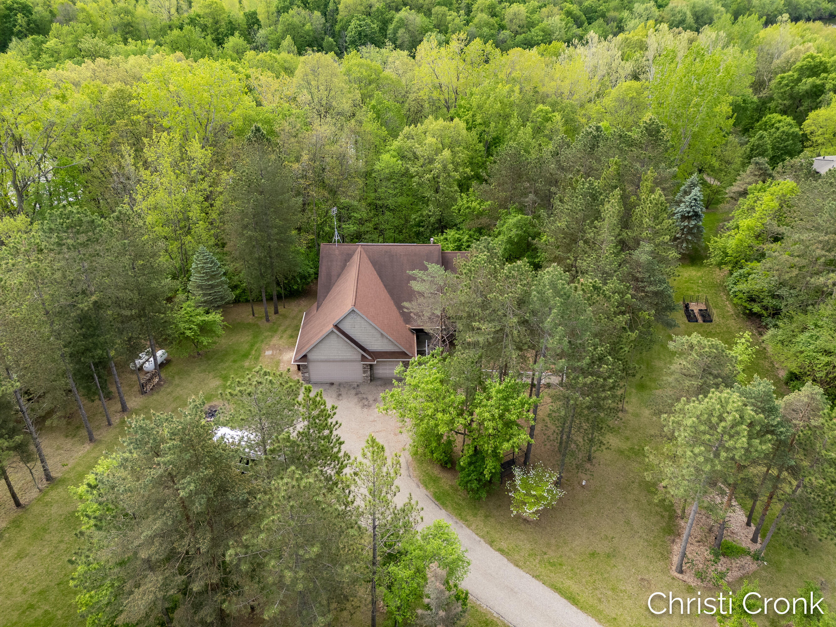 15105 Eagle Ridge Road Eagle, MI 48822 - Photo 36 of 52 37-print-aerial-1