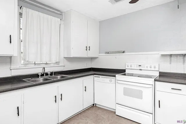 $216,000 | 623 Ave A, Port Allen, LA 70767