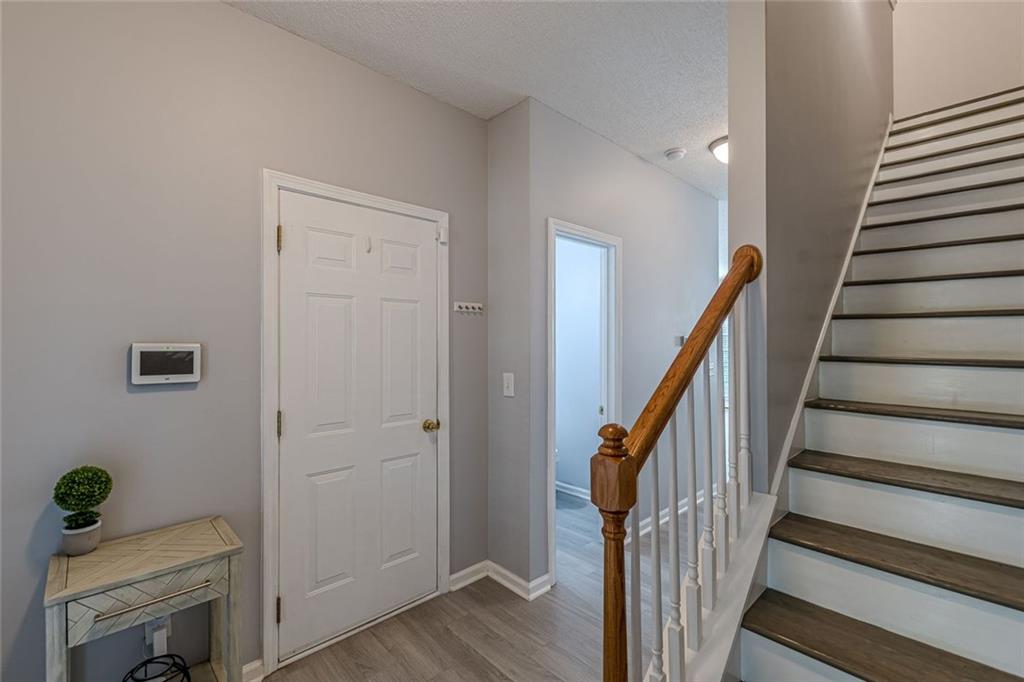 7640 Rutgers Circle Fairburn, GA 30213 - Photo 5 of 46