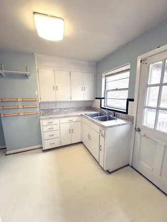 $330,000 | 1811 Windsor Avenue Southwest, Roanoke, VA 24015